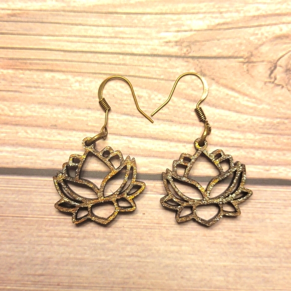 Earrings - Picture 1 of 1